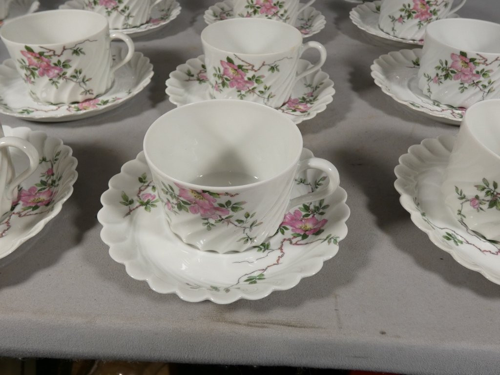 Haviland Torse Eglantine, service à café pour 12 personnes en porcelaine de Limoges Bracquemond-photo-1