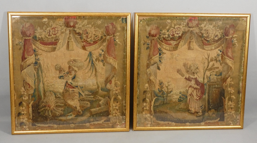 Paire de fragments de tapisserie d'époque XVII ème siècle, tableaux encadrés