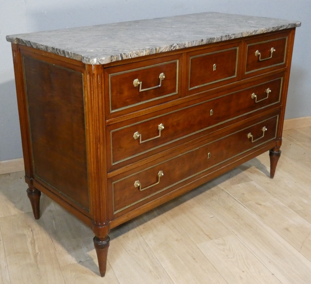 Estampille Sotto, commode d'époque Louis XVI en acajou et marbre brèche fossile grisn XVIII ème