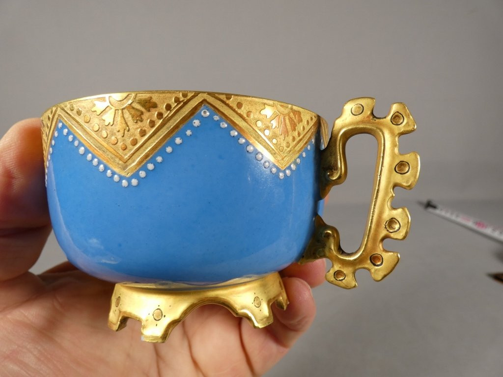 Tasse de collection turquoise et incrustation d'or, porcelaine de Limoges-photo-2