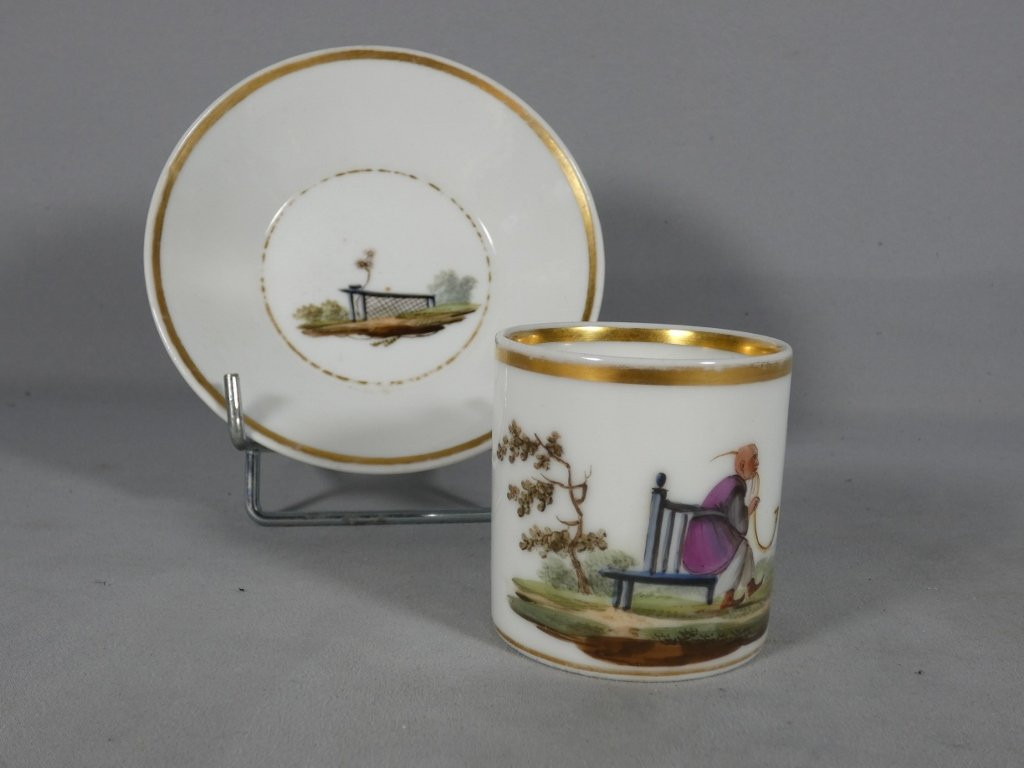 Au chinois fumant sa pipe, tasse en porcelaine de Paris époque début XIX ème siècle-photo-2