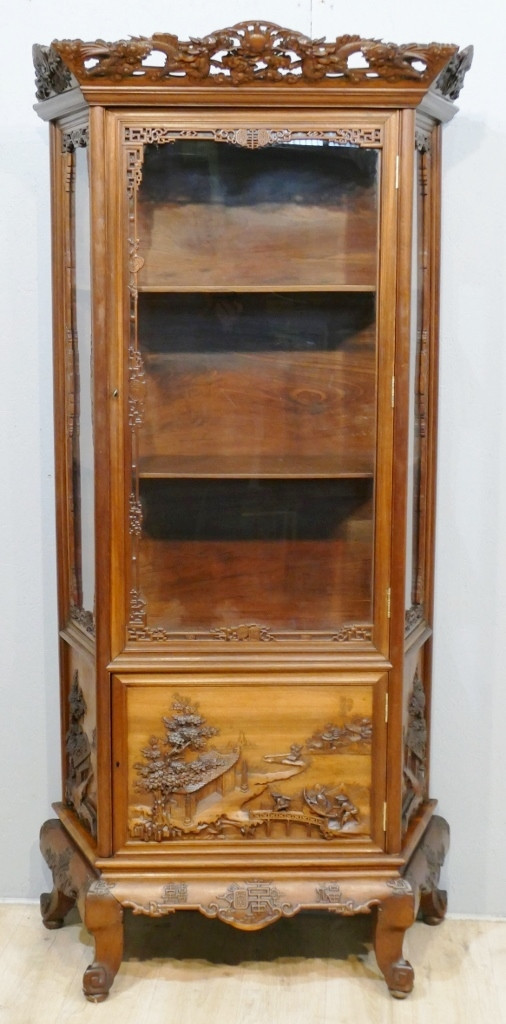 Vitrine Indochinoise En Palissandre , Décor Sculpté De Paysages Asiatiques, Fin XIX ème 