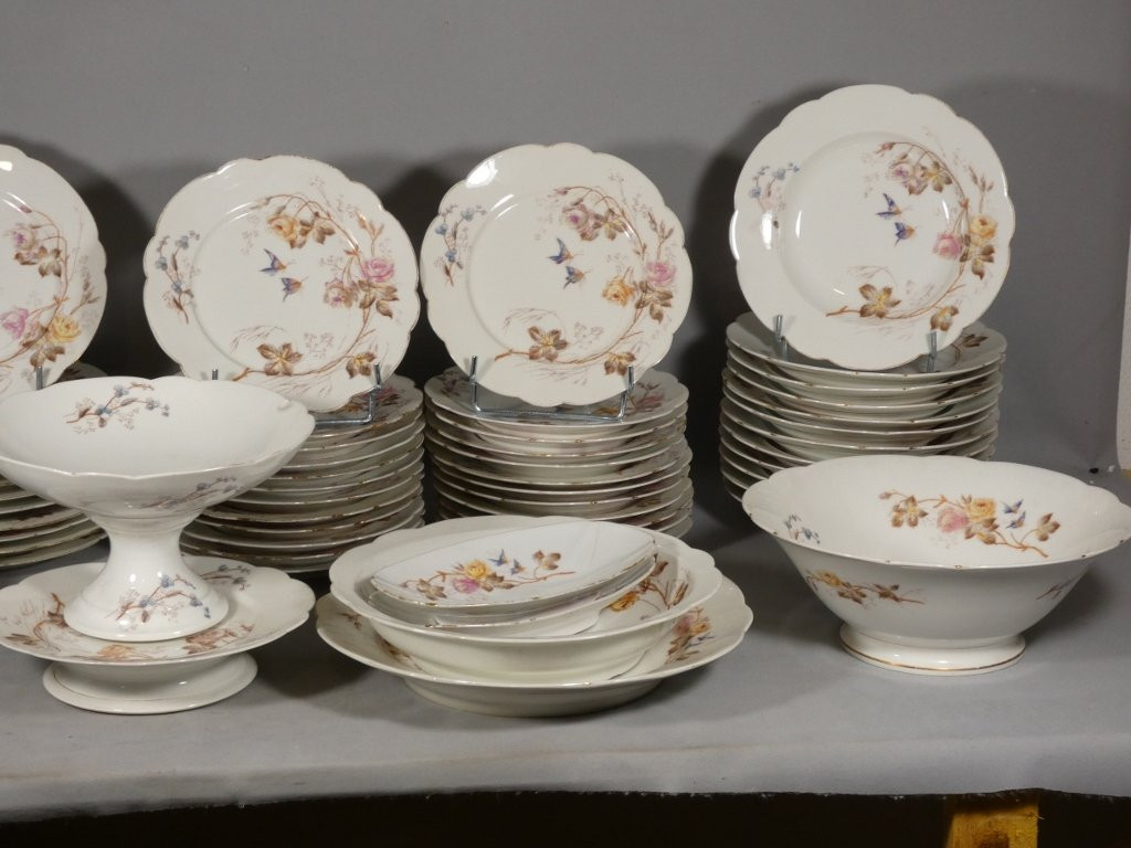 Flowers And Butterflies, Limoges Porcelain Dinner Service For 12, Londé, 19th Century-photo-3