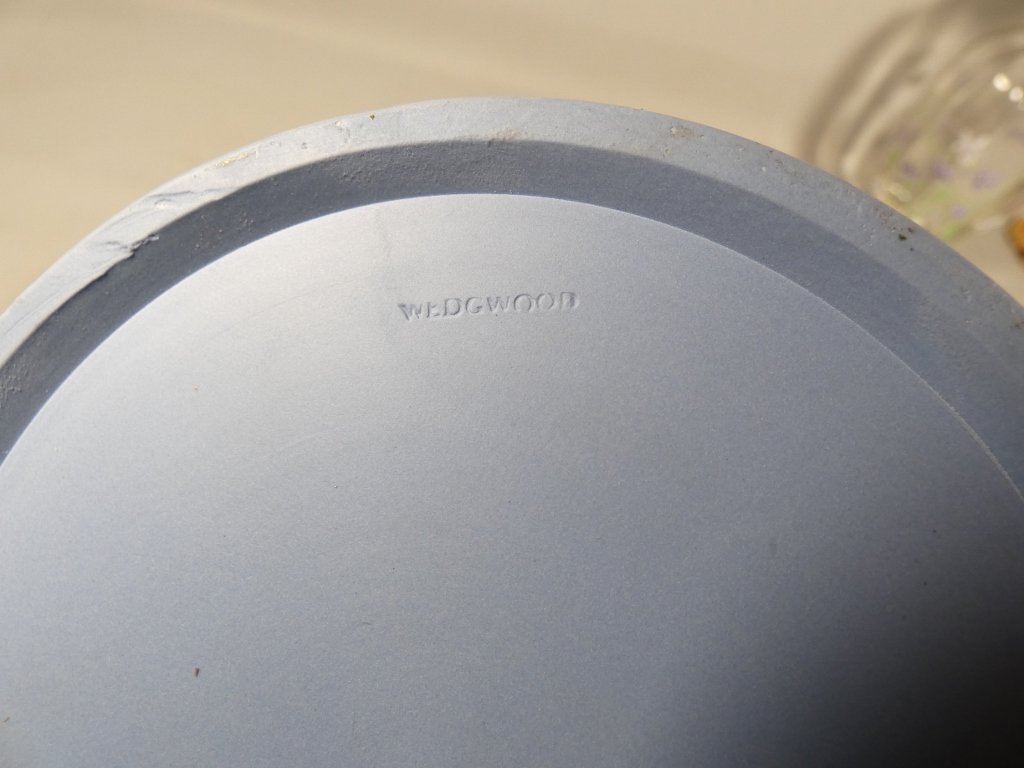 Wedgwood, Blue And White Cookie Porcelain Box, Mid-20th Century-photo-2