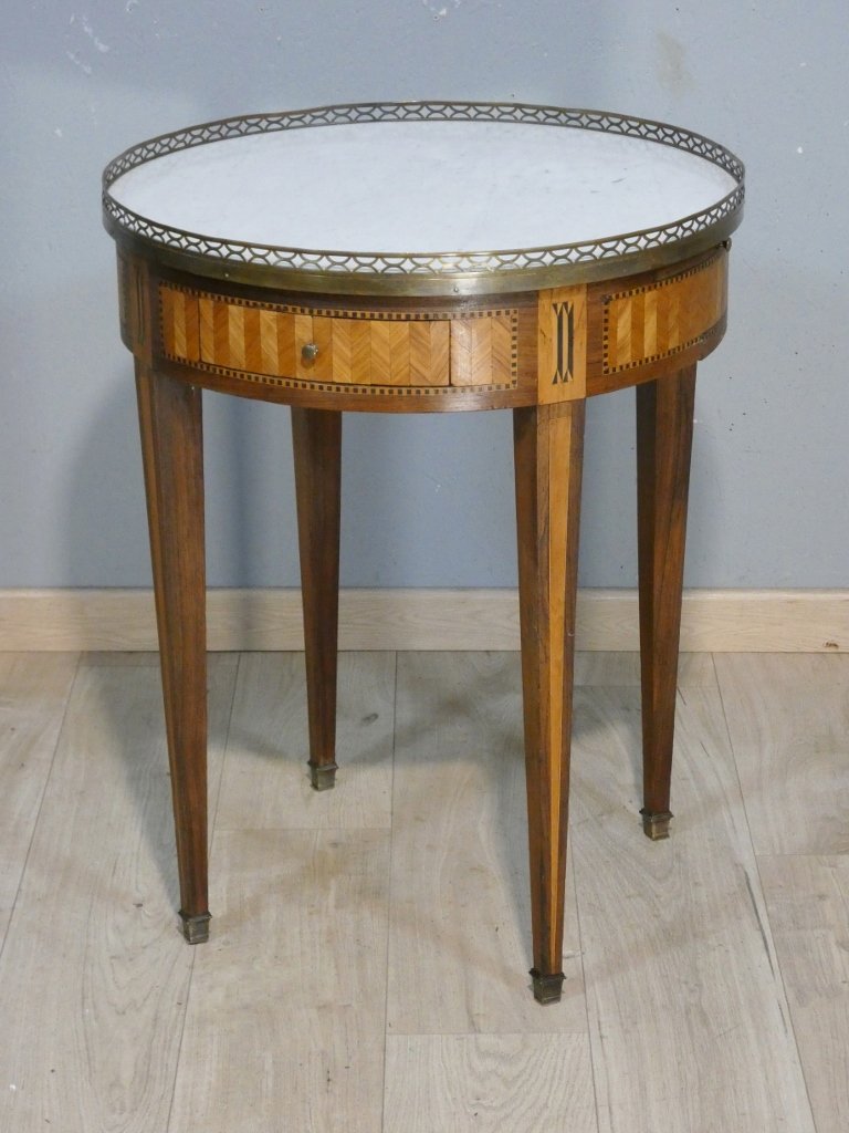 Table bouillotte de style Louis XVI en frisage de bois de rose et palissandre, époque XIX ème