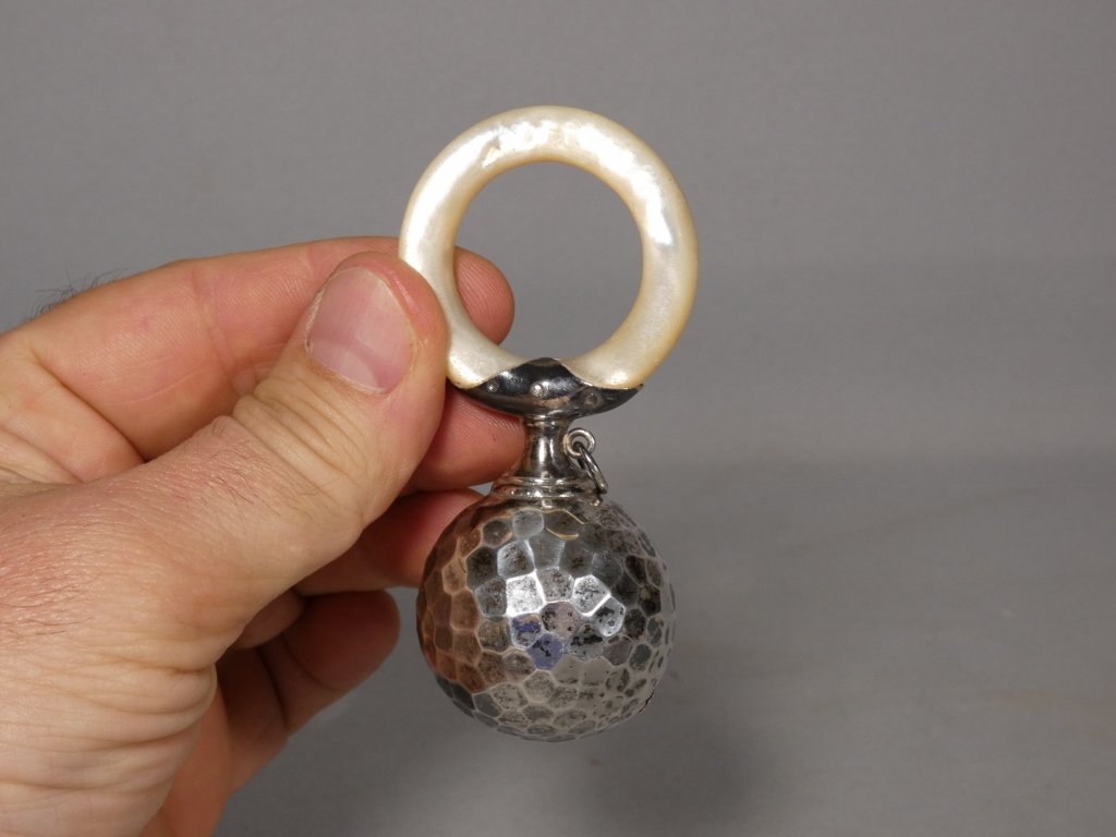 19th-century Baby Rattle Made Of Solid Silver And Mother-of-pearl-photo-2