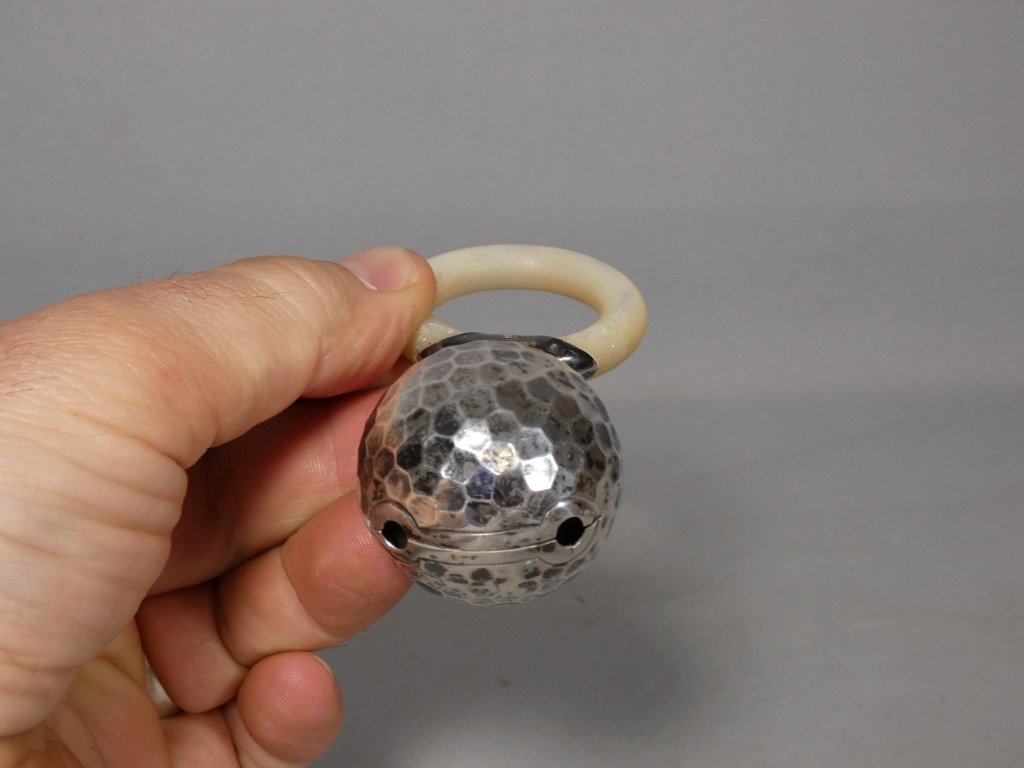 19th-century Baby Rattle Made Of Solid Silver And Mother-of-pearl-photo-3