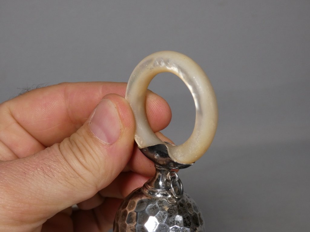 19th-century Baby Rattle Made Of Solid Silver And Mother-of-pearl-photo-4