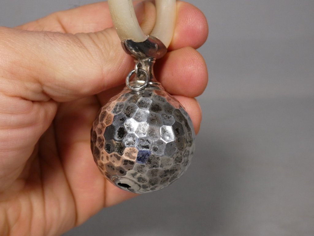 19th-century Baby Rattle Made Of Solid Silver And Mother-of-pearl-photo-2