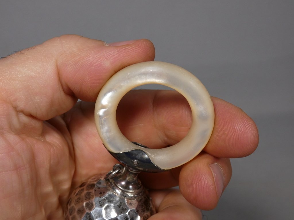 19th-century Baby Rattle Made Of Solid Silver And Mother-of-pearl-photo-3