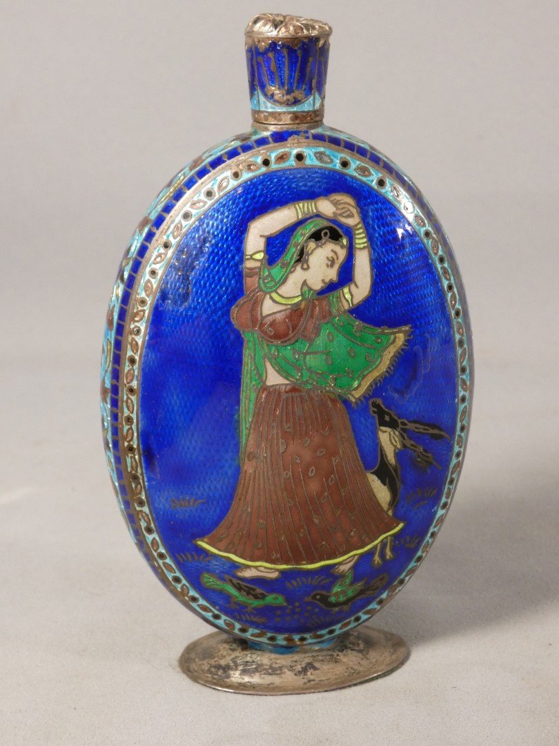 Late 19th-century India—enameled Silver Perfume Or Alcohol Bottle-photo-3