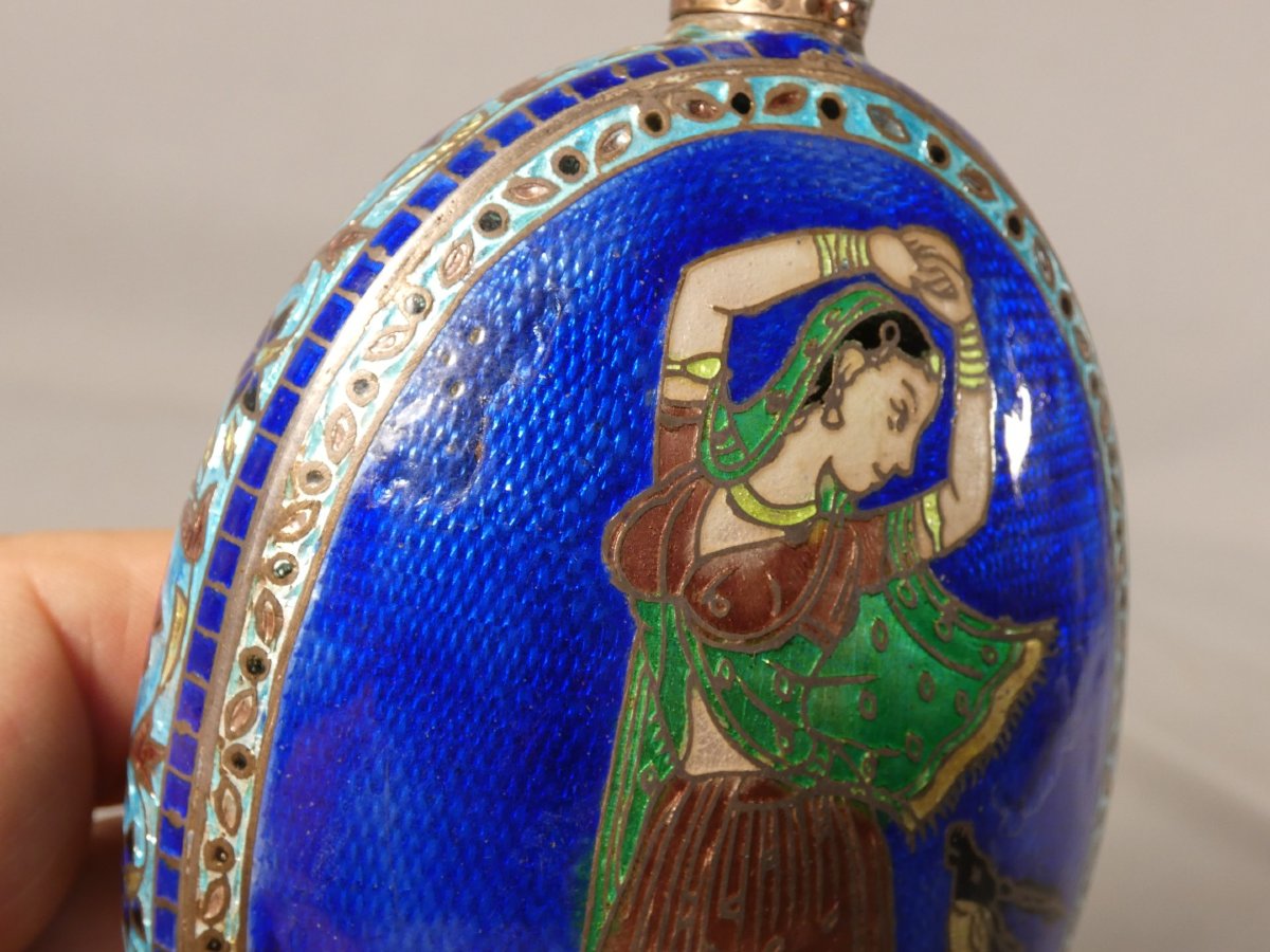 Late 19th-century India—enameled Silver Perfume Or Alcohol Bottle-photo-4