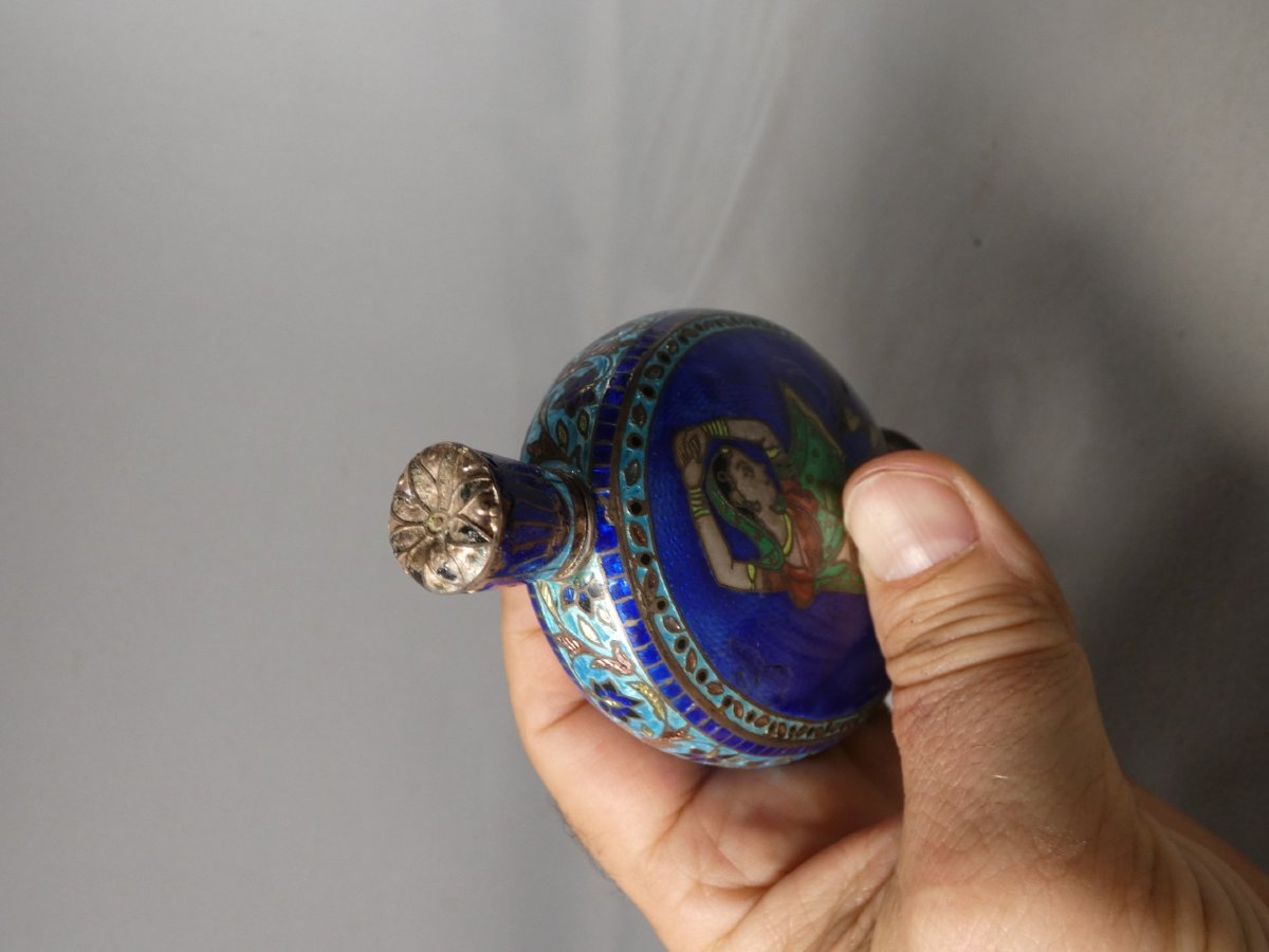 Late 19th-century India—enameled Silver Perfume Or Alcohol Bottle-photo-3