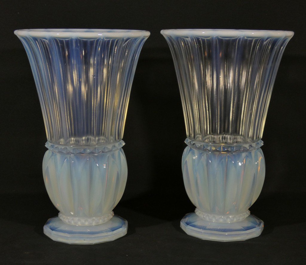 Pierre d'Asven, paire de vases en verre opalescent, époque Art Déco 1930-photo-2