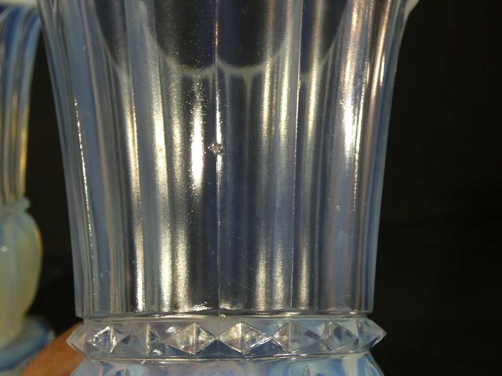 Pierre d'Asven, paire de vases en verre opalescent, époque Art Déco 1930-photo-6