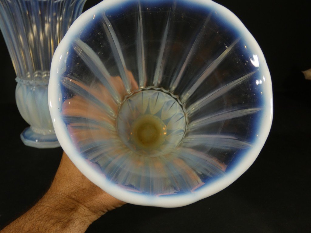 Pierre d'Asven, paire de vases en verre opalescent, époque Art Déco 1930-photo-7