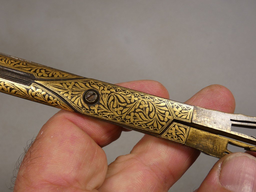 Rare paire de grands ciseaux damasquinés d'or, travail orientalisant – Fin du XIXᵉ siècle-photo-8
