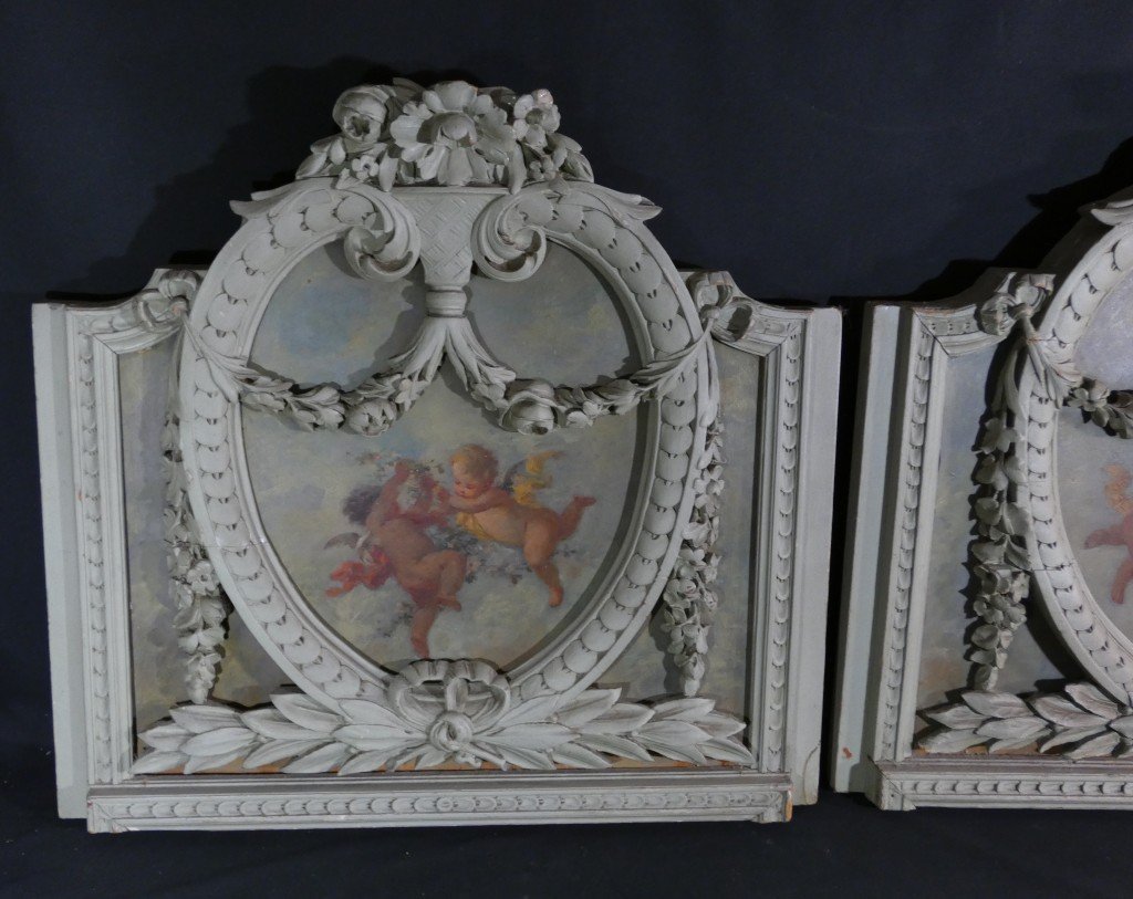 Les angelots - paire de dessus de porte de style Louis XVI en bois laqué, époque 1900-photo-2