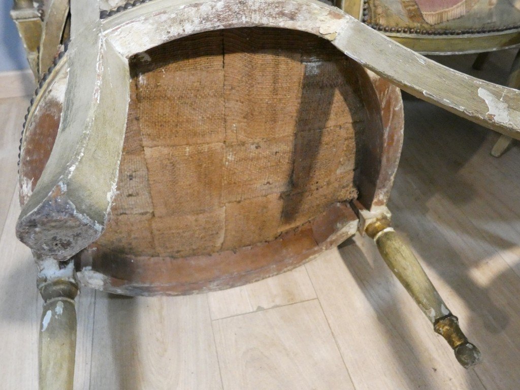 Suite de six fauteuils en bois laqué et doré tapisseries à scènes– Époque Directoire, vers 1795-photo-4