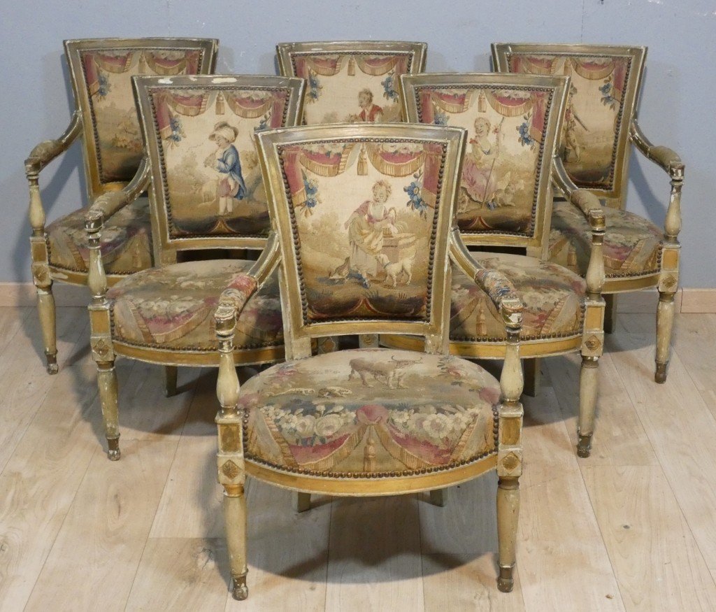 Suite de six fauteuils en bois laqué et doré tapisseries à scènes– Époque Directoire, vers 1795