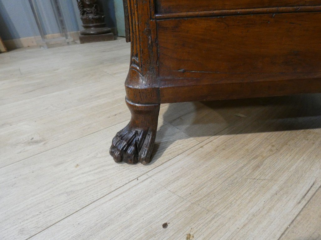 Importante commode baroque en noyer sculpt&eacute; &ndash; Italie du Nord, d&eacute;but du XVIIIᵉ si&egrave;cle-photo-8