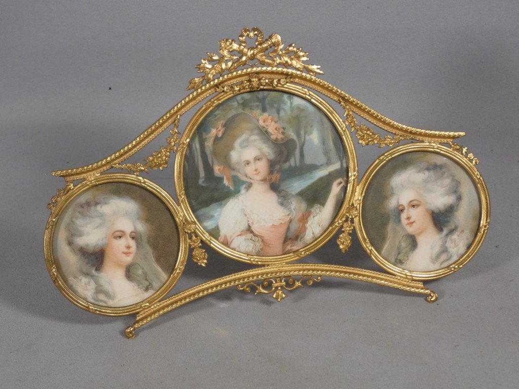 Triple cadre photo de style Louis XVI en bronze et laiton doré, époque fin XIX ème-photo-2