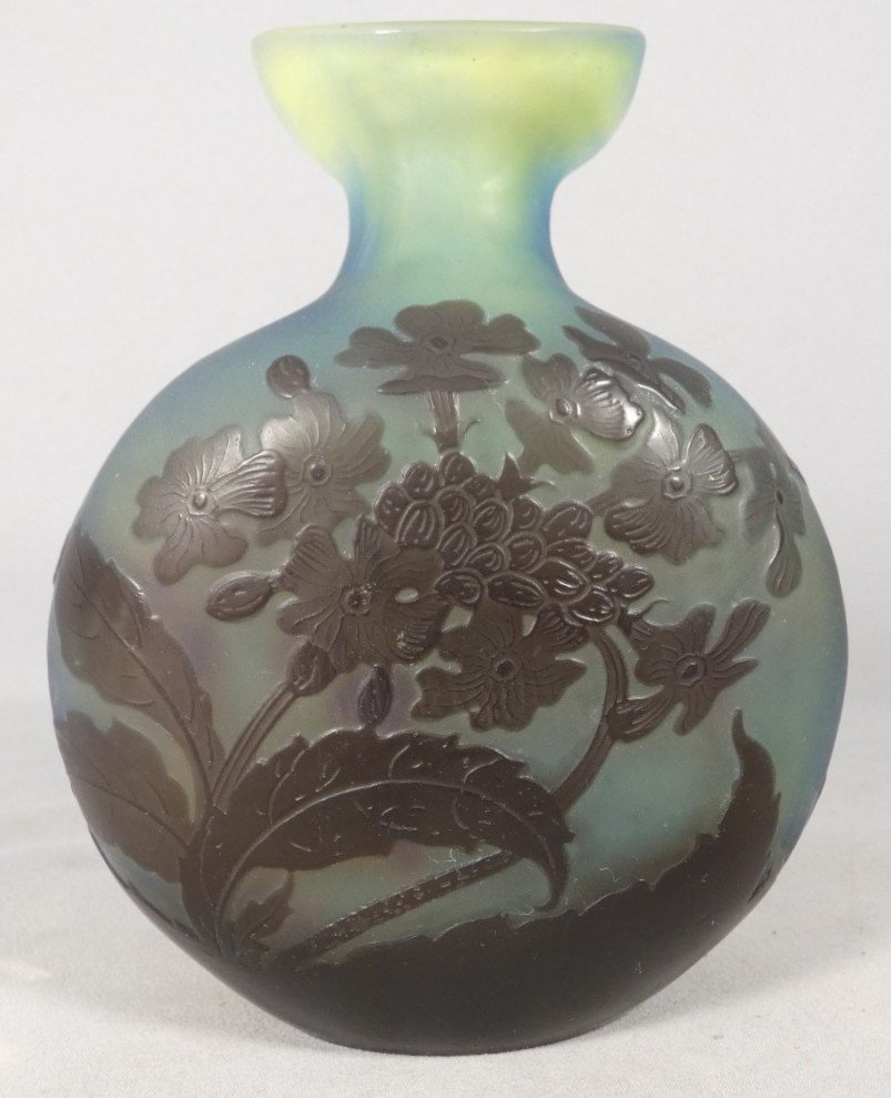 Émile Gallé – Vase gourde à décor floral, époque Art nouveau, vers 1900