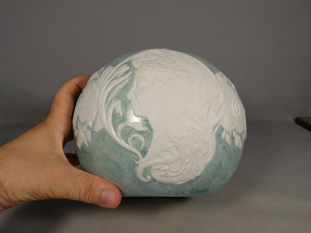 Art Nouveau, Rare Vase Pâte Sur Pâte Visage De Femme En Biscuit Sur Porcelaine, Limoges 1900-photo-4