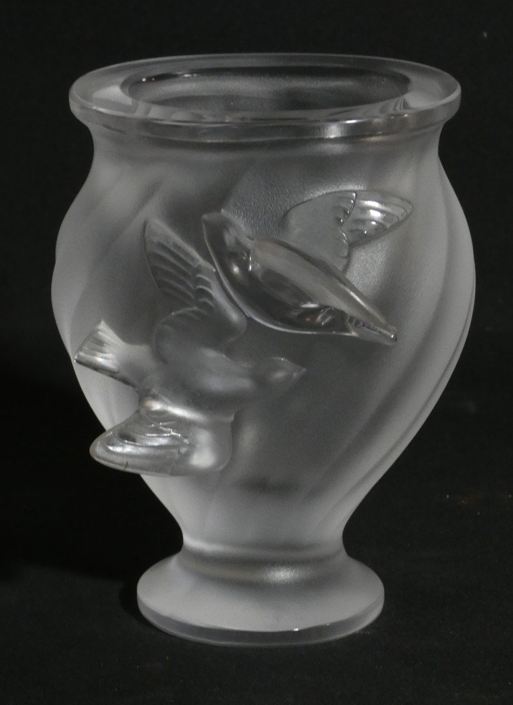Lalique France, vase Rosine aux deux colombes en cristal, époque 1960