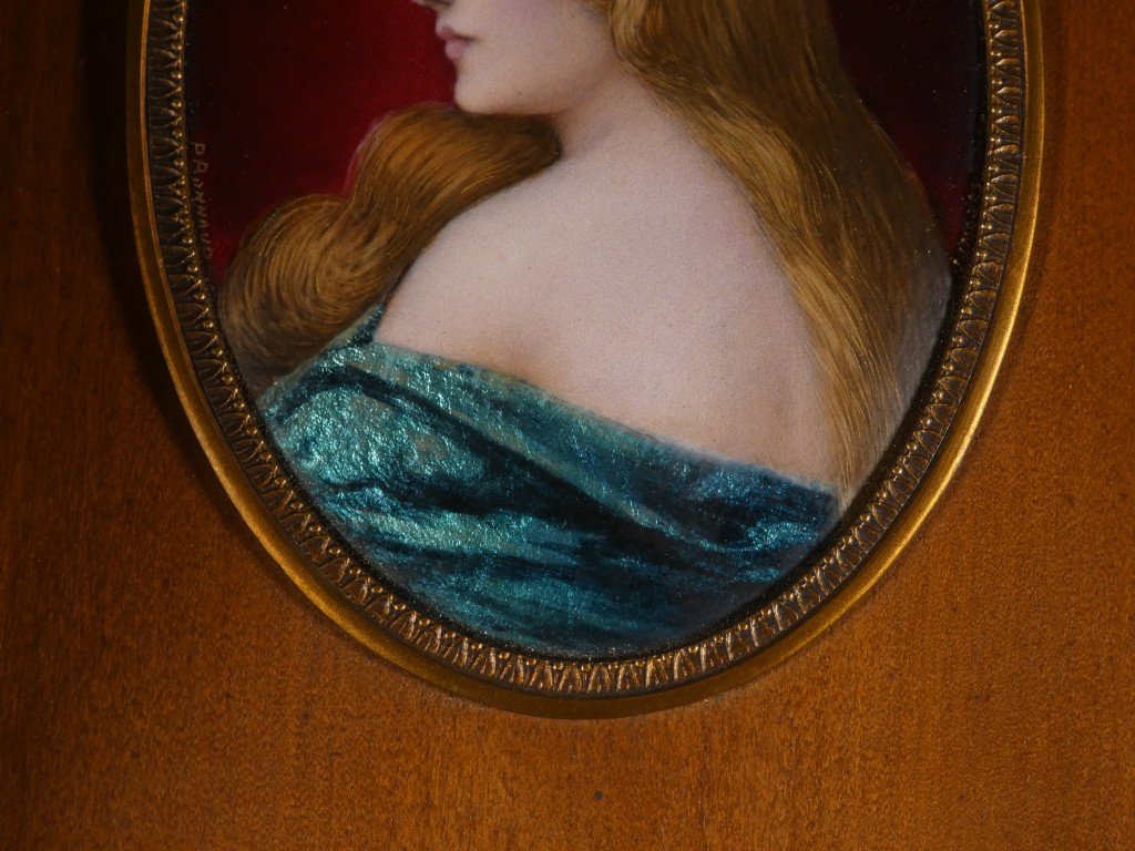 Paul Bonnaud (1873-1953) Limoges, portrait en profil d'une jeune femme, émail sur cuivre-photo-1