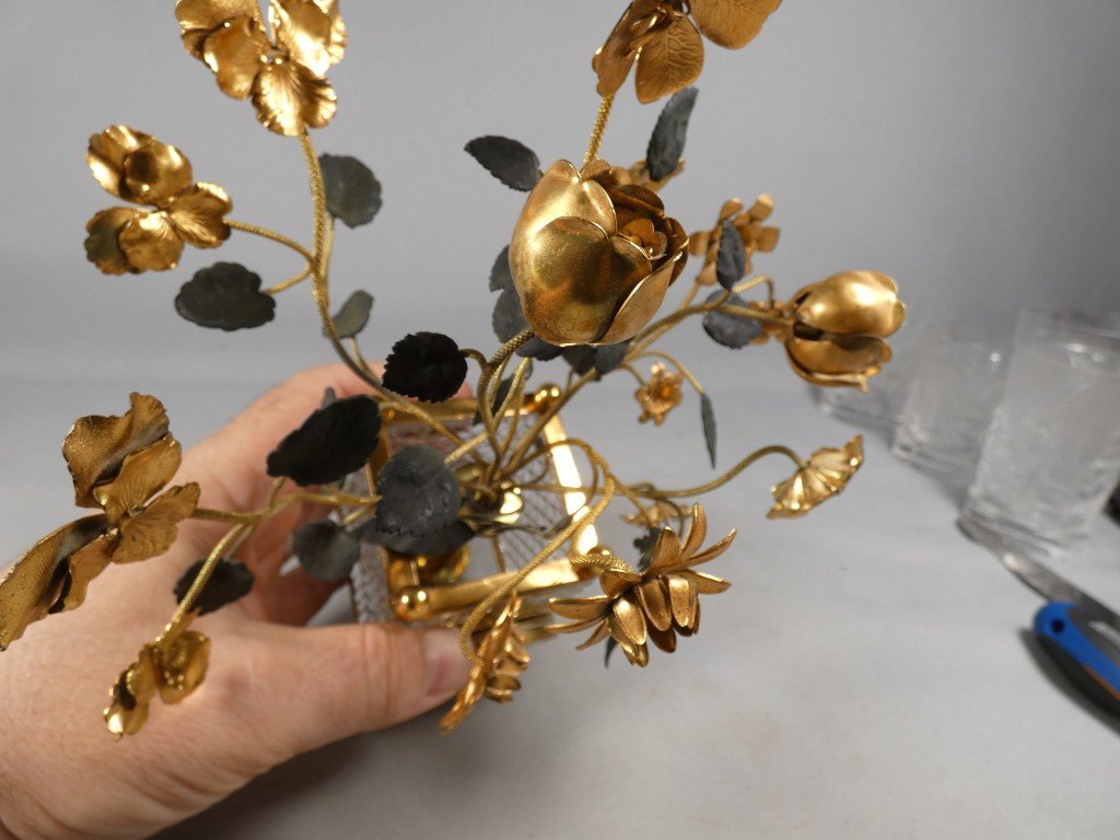 Pendulette de table en cristal et bronze au bouquet de fleurs, Hour Lavigne, vers 1960-photo-1