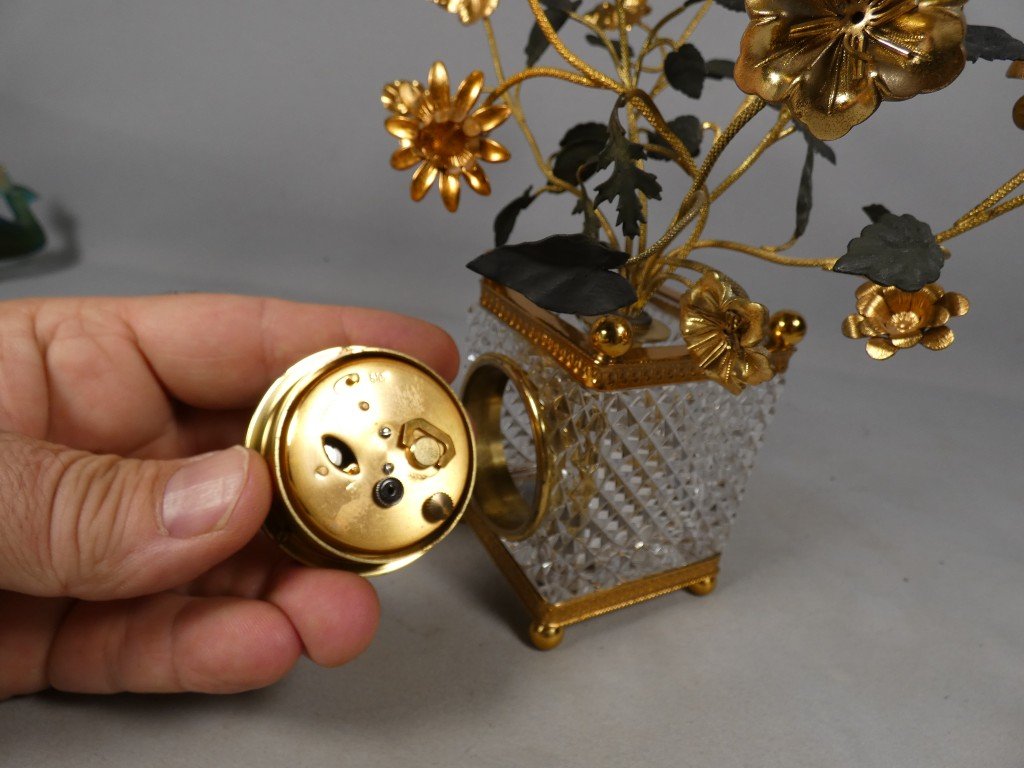 Pendulette de table en cristal et bronze au bouquet de fleurs, Hour Lavigne, vers 1960-photo-5