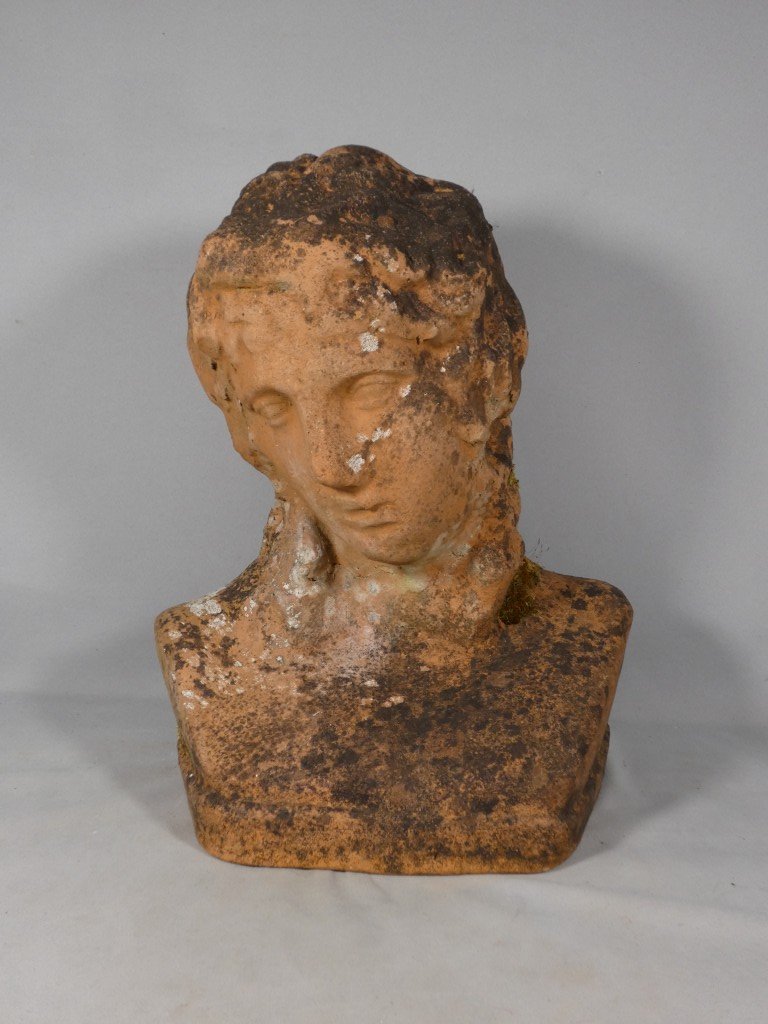 Décor de jardin, buste en terre cuite d'une femme, époque XX ème-photo-2