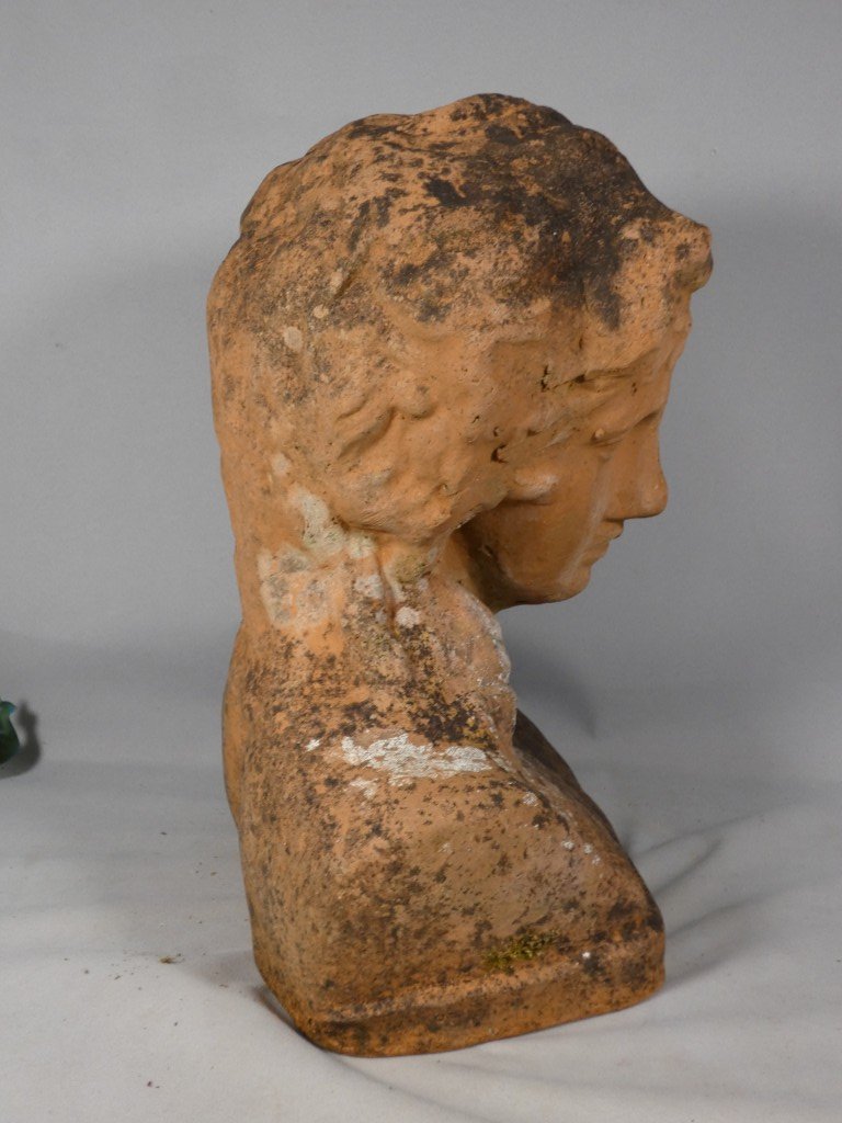 Décor de jardin, buste en terre cuite d'une femme, époque XX ème-photo-4