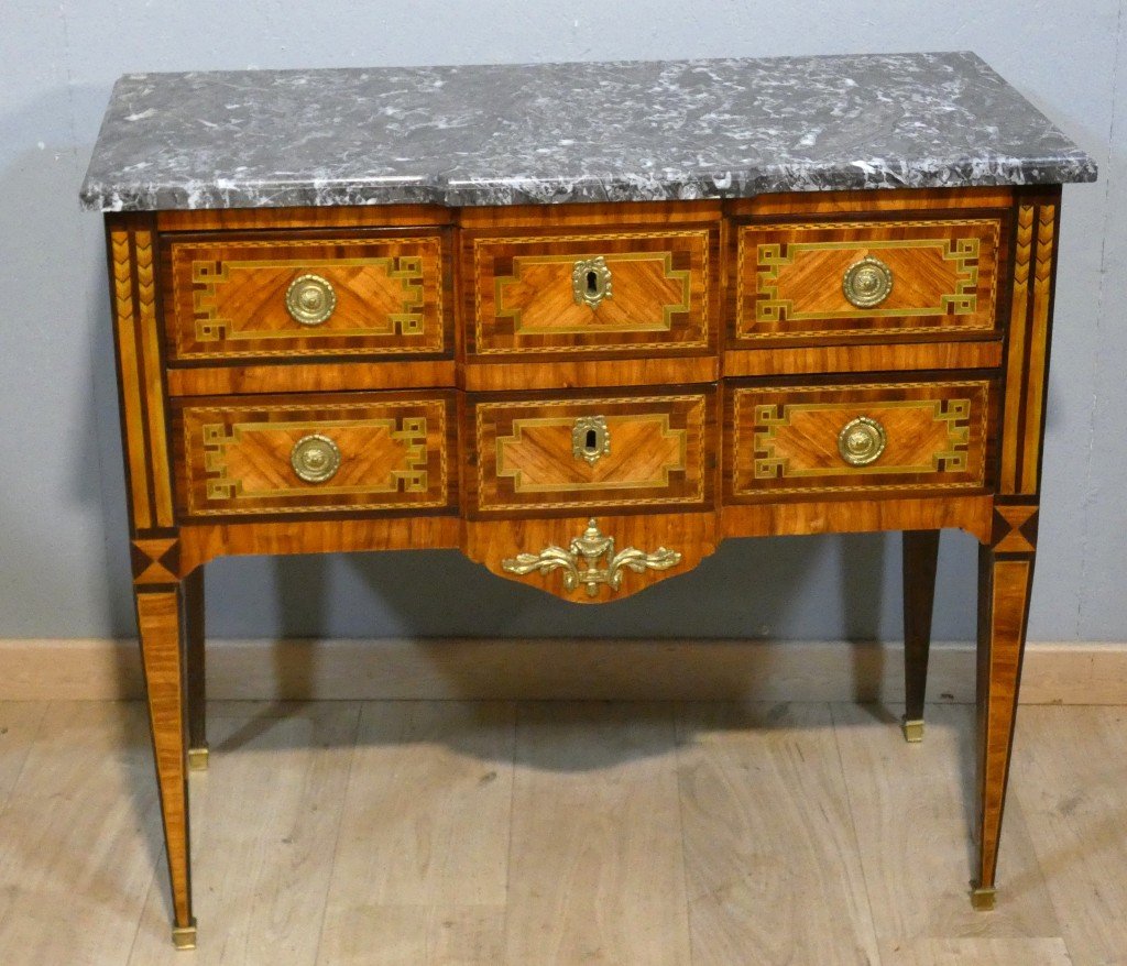 Chest Of Drawers With A Stepped Front And Marquetry – Louis XVI Period, 18th Century