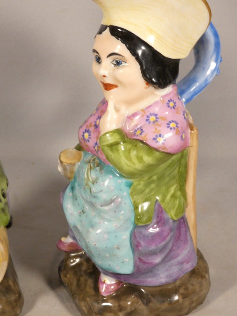 Paire de pichets anthropomorphes Jacquot et Jacqueline en porcelaine polychrome – XIXe siècle-photo-3