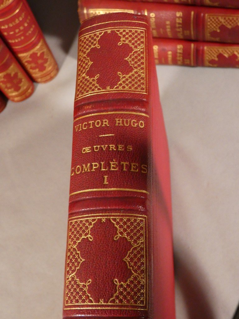 Victor Hugo – Œuvres complètes en 19 volumes – Édition illustrée XIXe siècle-photo-2