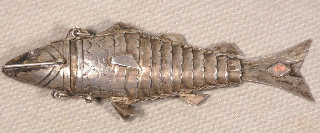Boîte poisson articulé en argent massif Espagne vers 1960