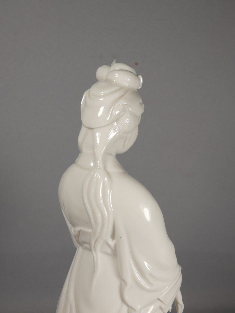 Chine – Guanyin au panier de poissons en porcelaine Blanc de Chine de Dehua – début XXe siècle-photo-4