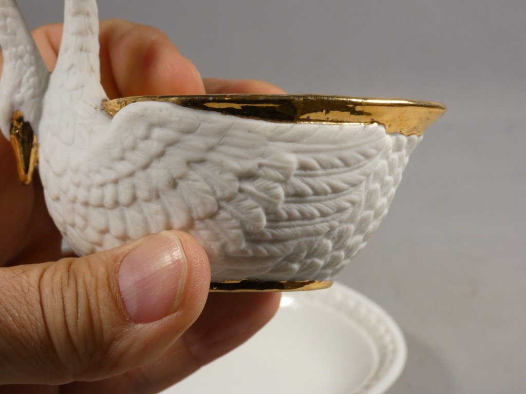 Tasse au cygne de style Empire en porcelaine blanche et dorée, époque XIX ème-photo-2