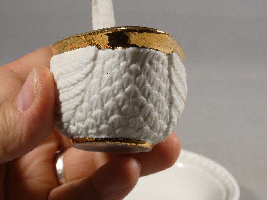 Tasse au cygne de style Empire en porcelaine blanche et dorée, époque XIX ème-photo-4