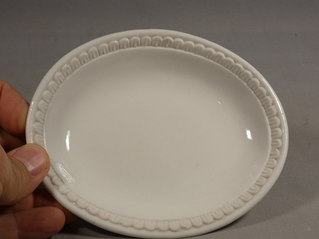 Tasse au cygne de style Empire en porcelaine blanche et dorée, époque XIX ème-photo-5