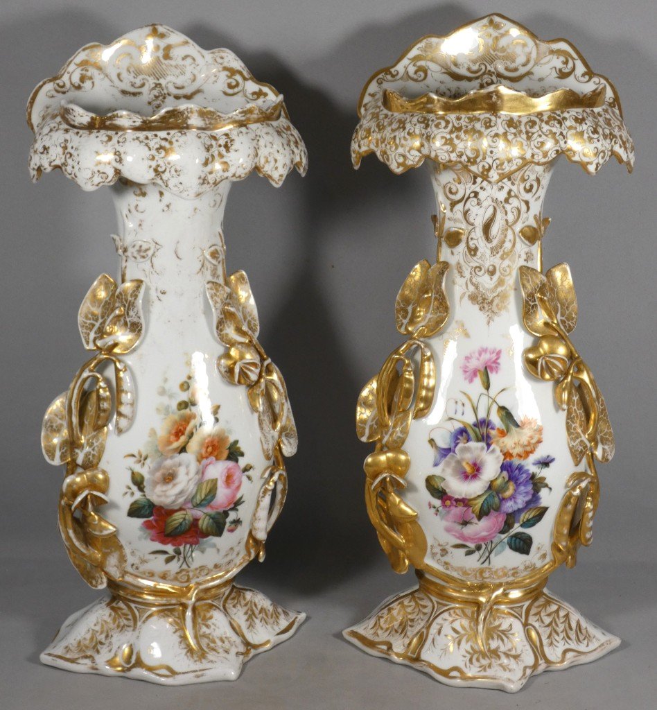 Grande paire de vases à cornet néo-rocaille en porcelaine, probablement Limoges, vers 1850-1870