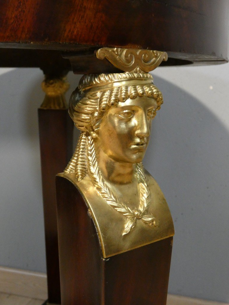 Guéridon tripode d’époque Empire en acajou, bronzes dorés et marbre noir, vers 1810-1820-photo-2