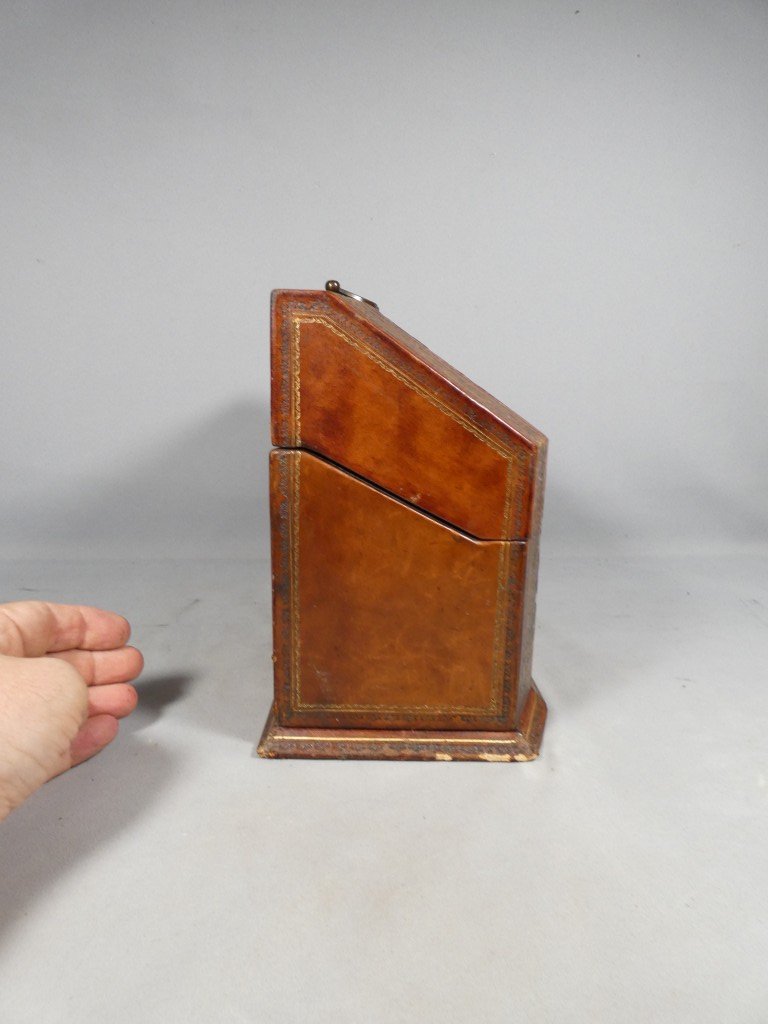 Coffret porte courrier ou papier en cuir style XVIII ème, époque XX ème-photo-1
