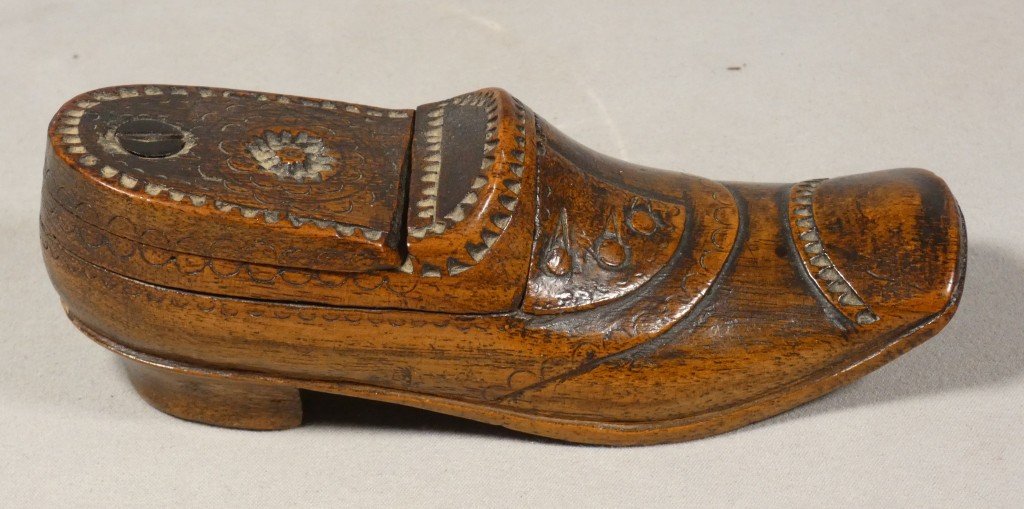 Shoe-shaped Snuffbox Carved From Walnut—folk Art, Early 19th Century-photo-1