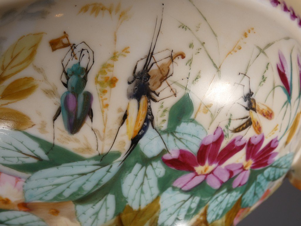 Rare Hanging Porcelain Planter With A Naturalistic Design Featuring Birds, Butterflies, And Insects – -photo-2