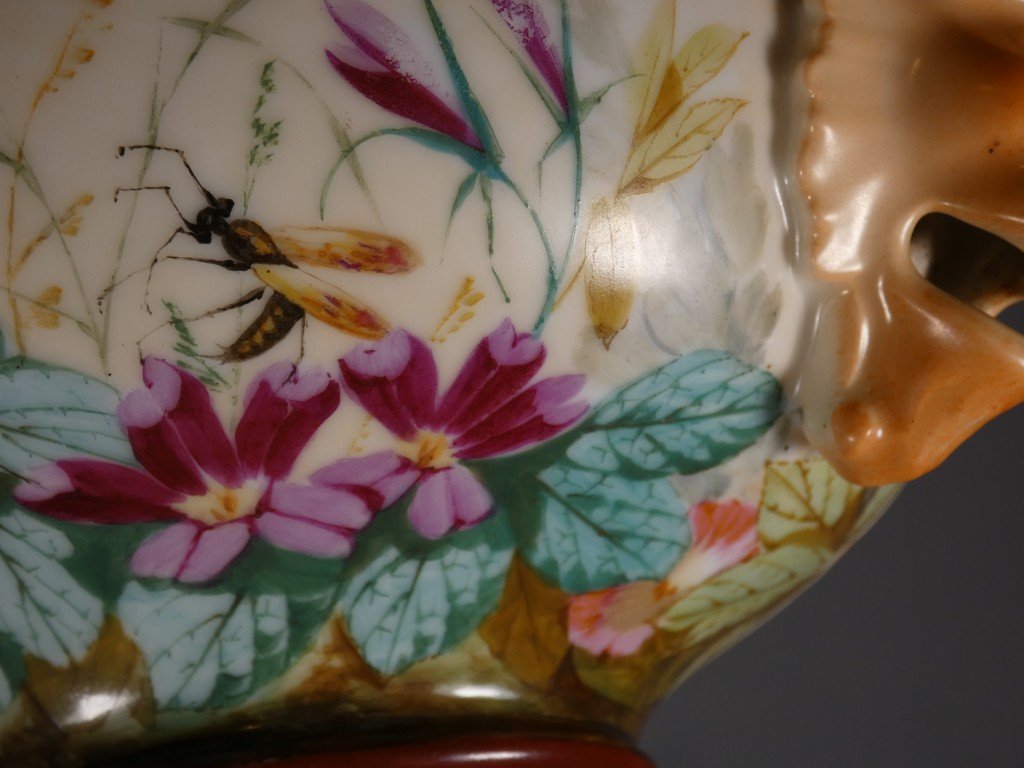 Rare Hanging Porcelain Planter With A Naturalistic Design Featuring Birds, Butterflies, And Insects – -photo-3