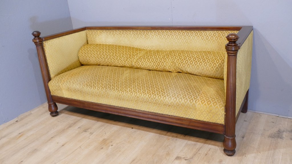 Neoclassical Mahogany Sofa With Fluted Columns – 19th Century