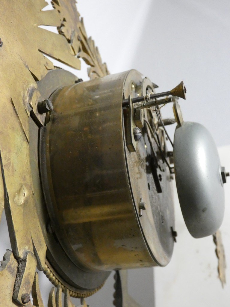 Rare pendule squelette au soleil en bronze doré, signée Deverberie à Paris – Époque Consulat-photo-8